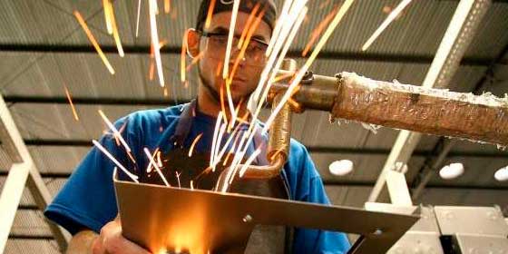 Economia caiu 0,4% no primeiro trimestre, segundo a FGV